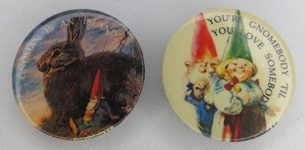 GNOME Pins Set 2 "You're Gnomebody.." Rabbit Gnoman is an Island Unieboek 1978